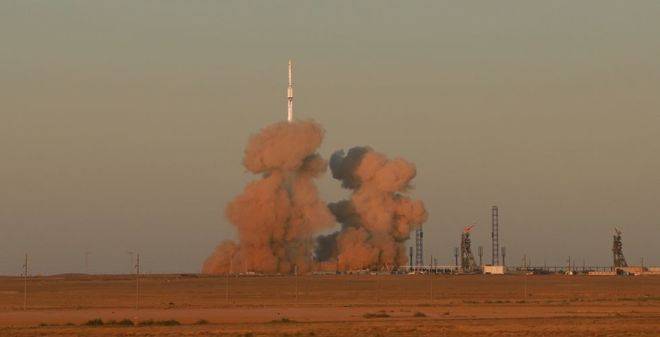 УСПЕХ: Руска ракета Протон-М въведе в орбита модула Наука!