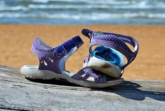 Обувай сандалите и бегом към парка