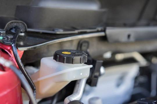 Как да следим изправността на спирачките на автомобила?