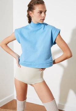 Trendyol – Дамска Тениска с ниска яка