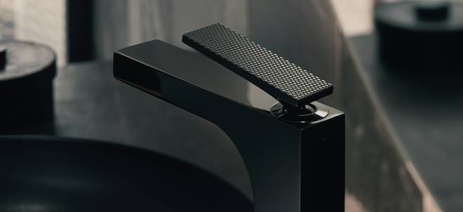 Стоящи смесители за мивка за баня