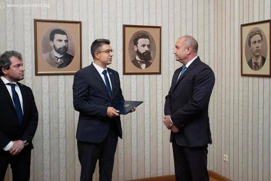 Пламен Николов има седмица да състави правителство