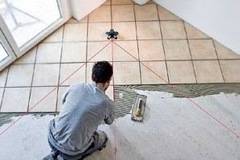 Какво да направите, ако плочките Ви в банята започнат да падат?