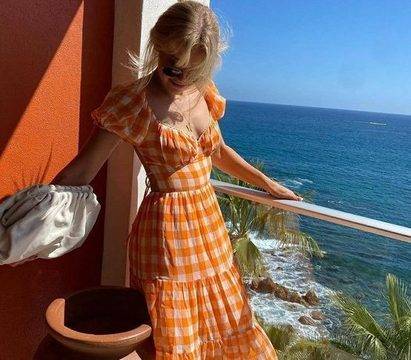 Любимите ни рокли с принт за това лято