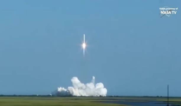 УСПЕХ: Американският космически кораб Сигнус излетя към МКС!