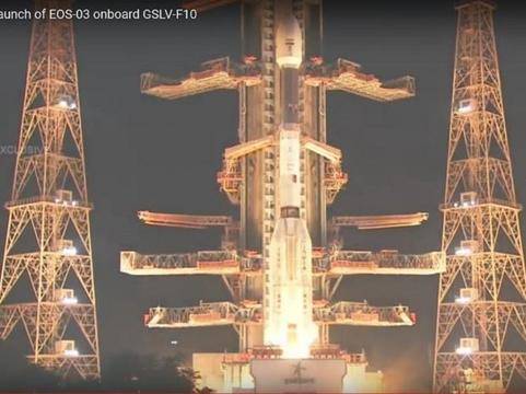 АВАРИЯ: Индийската ракета GSLV се провали при опит за извеждане на спътник!