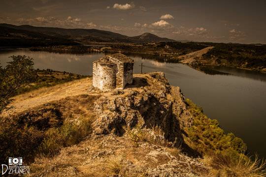 Параклис „Св. Йоан Летни“, язовир Пчелина
