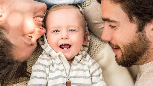 Спечелете семейна кошница с продукти, чанта за пелени и 20 комплекта Weleda