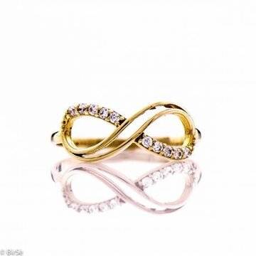 Как умело да съчетаваме златни бижута?