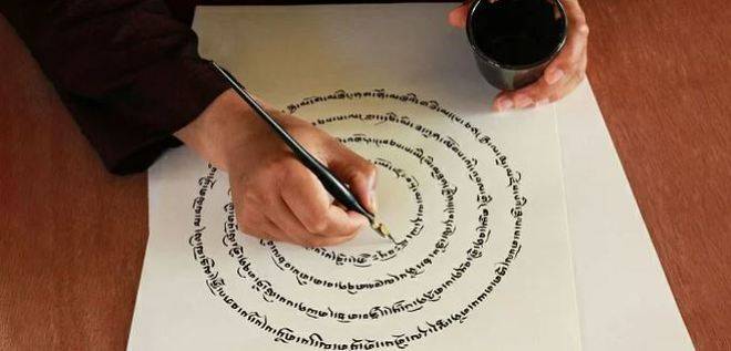 Как калиграфията влияе върху човешкия мозък