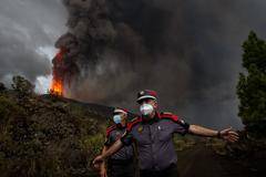 Вулканът на Ла Палма: Реки от лава заливат острова (Видео)