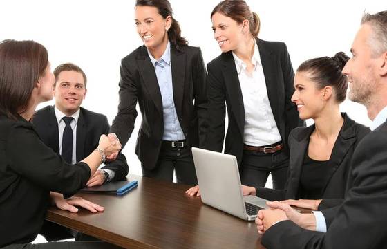 Софтуерни предприемачи представят визията си за бъдещето на работата на конференция в София