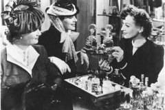 Най-актуалните дамски парфюми за 2021-ва