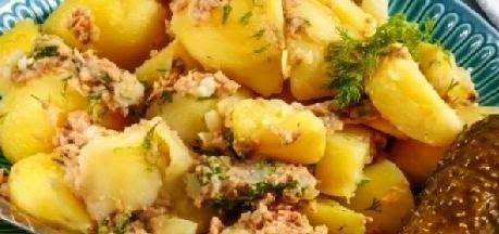 Картофи с риба тон, майонеза и лук