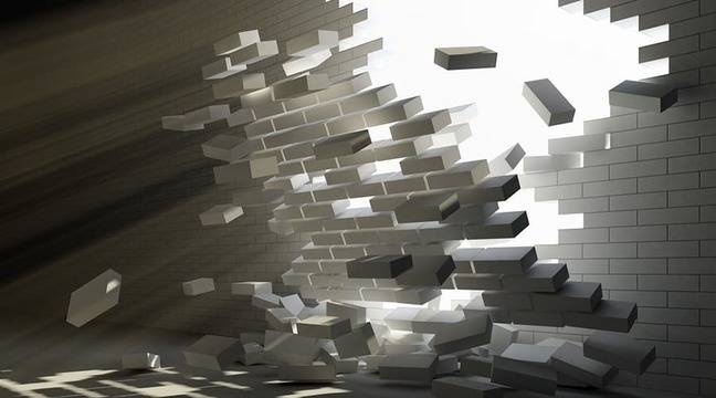 Къртене на стени с екип Ненчовски. 100% професионализъм и опит!