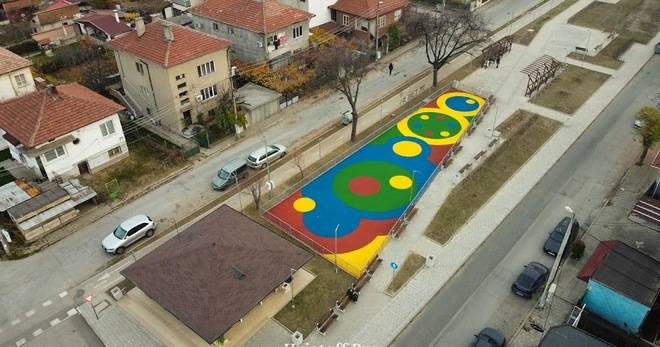 Уникална детска площадка впечатли жителите на град Кюстендил