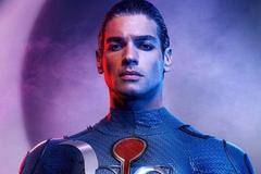 Нападател сериал