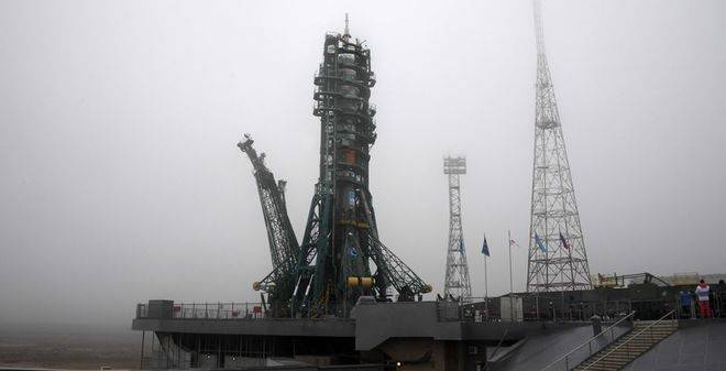 Пилотираният космически кораб Союз МС-20 е на стартовата площадка