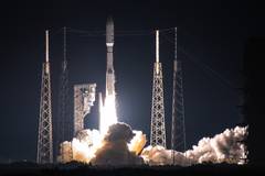 УСПЕХ: Американска ракета Атлас 5 изпрати в космоса два експериментални спътника!