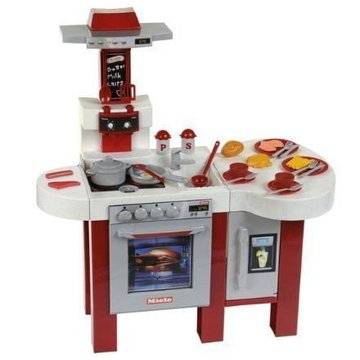 Голяма оборудвана детска кухня с реалистични звуци