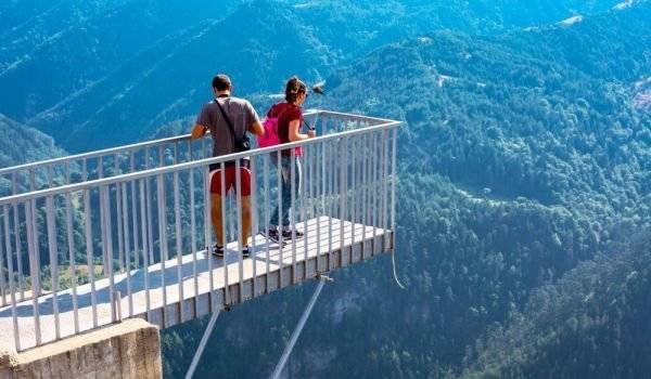 Великден в Родопите-Кукленски манастир-Асенова крепост-Бачковски манастир-Пампорово-пещера Дяволско гърло – Ягодинска пещера…