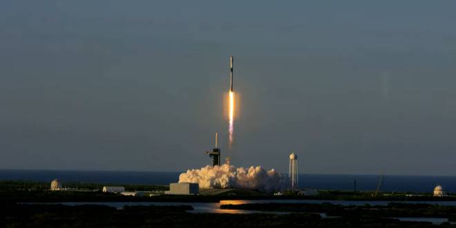 УСПЕХ: СпейсЕкс откри космическата 2022-ра година с полет по програмата Старлинк!