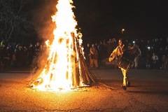 Запалиха кукерски огньове срещу злите сили в Пиперков чифлик