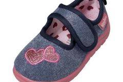 Пантофи за момиче Hearts