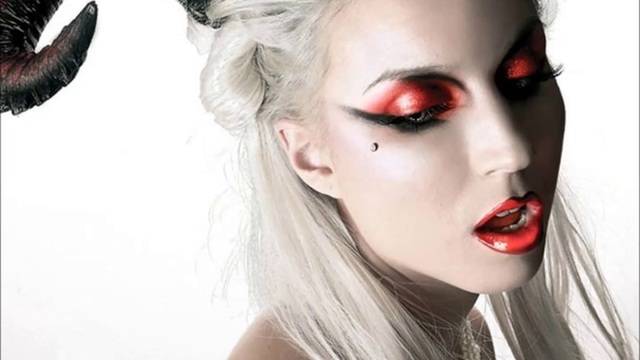 Подходящият грим за блондинки или как да се гримира една руса дама