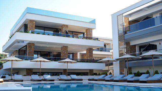 Agnes Deluxe Hotel 3 *