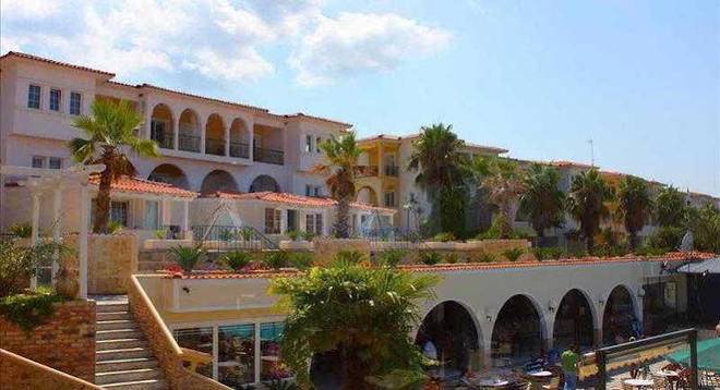 Aristoteles Beach 3 *