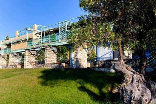 Daphne Holiday Club 3 *