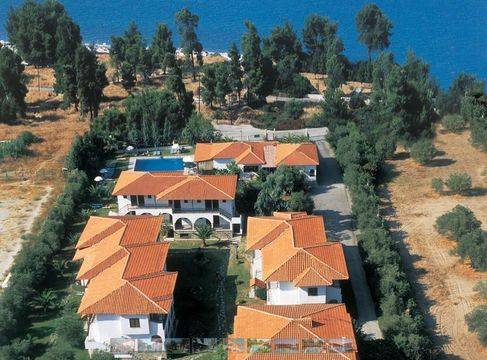 Hanioti Village Resort 3 *