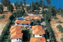 Hanioti Village Resort 3 *