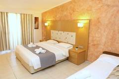 Tropical Hotel 3 *