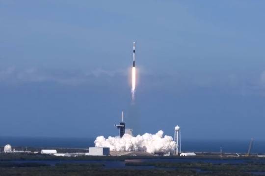 УСПЕХ: Ракетата Фалкън 9 изравни по надеждност руската Союз след днешното изстрелване на 49 спътника Старлинк!