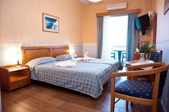 Stefania Beach Hotel 3 *