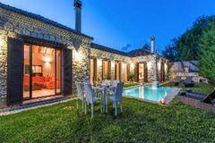 ASTARTE VILLAS – KYVELI LUXURIOUS PRIVATE VILLA 5 *