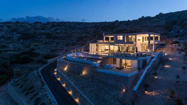 AURORA VILLA LUXURY RETREAT 4 *