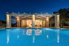 Avra Villa 5 *