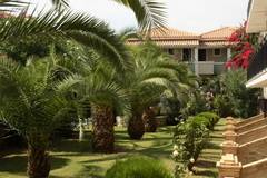 Cavo Suites 4 *