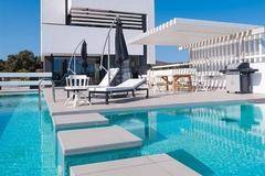 ALBATROSS VILLA 3 *
