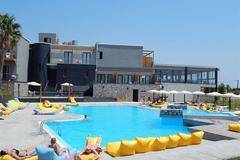 Ampelia Beach 3 *