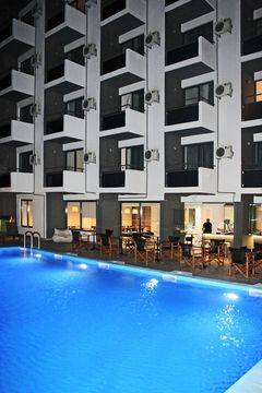 Amphitryon Hotel 3 *