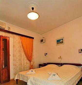 Aphrodite Of Milos 2 *