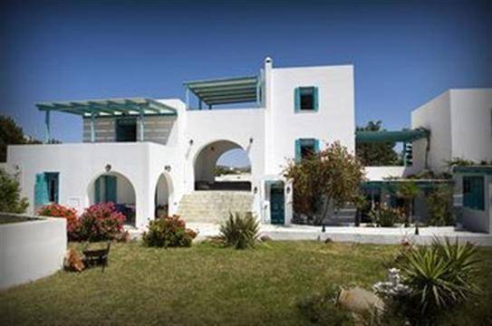 GLARAKIA STUDIOS 3 *