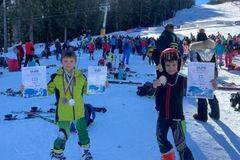 Малки скиори от Ски клуб „Разлог“ грабнаха два сребърни и един бронзов медал на купа „Боби Мавриков“ в Банско