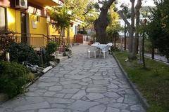 VILLA MARIA APARTMENTS 1 *