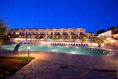 Village Mare 4 *