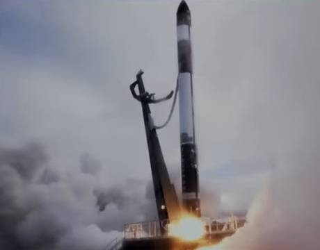 УСПЕХ: Американската ракета Електрон дебютира от нова площадка на космодрума в Нова Зеландия!